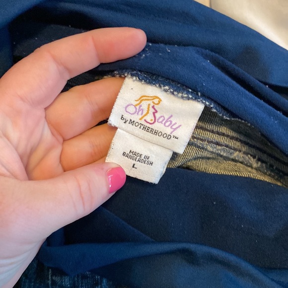 Maternity jean capris 🤰🏼BOGO (maternity items only) - Picture 3 of 3